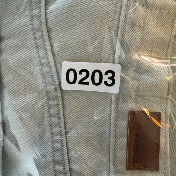 High-Waisted Light Wash Denim Shorts By RSQ Size M Womens Casual Rolled Cuff - Picture 12 of 12